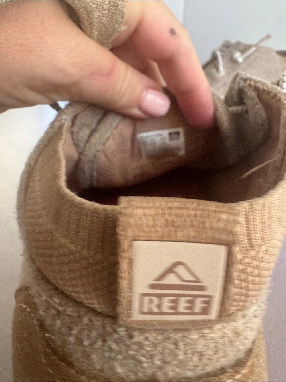Reef Men’s Tan Wool Chukka Boots